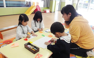 イメージ：預かり保育の様子(2)
